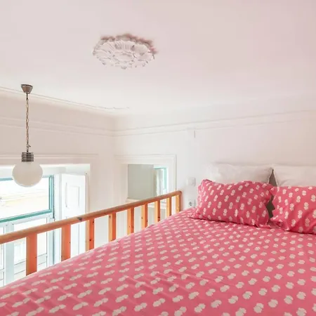 Say What Lisbon? — Street Art / Family 公寓 *