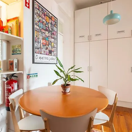 Say What Lisbon? — Street Art / Family Apartment *
