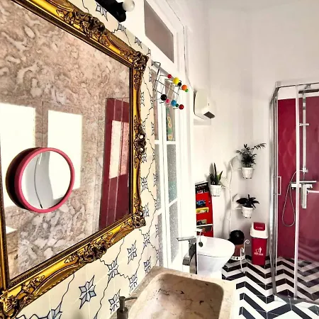 Apartment Say What Lisbon? — Street Art / Family
