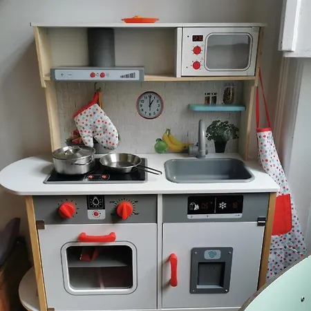 Say What Lisbon? — Street Art / Family Apartment Lisbon