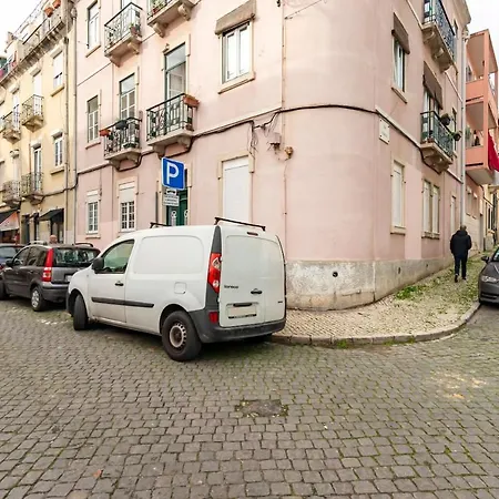 公寓 Say What Lisbon? — Street Art / Family *