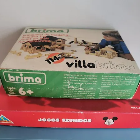 Say What Lisbon? — Street Art / Family *